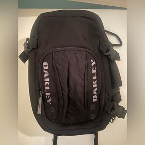 Oakley 40L Duffle Bag / Backpack